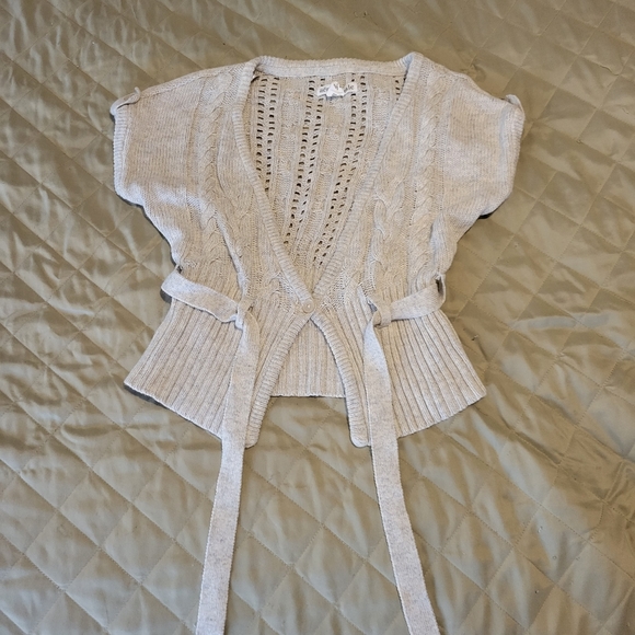 Aeropostale Other - Aeropostale Cream Short Sleeved Sweater